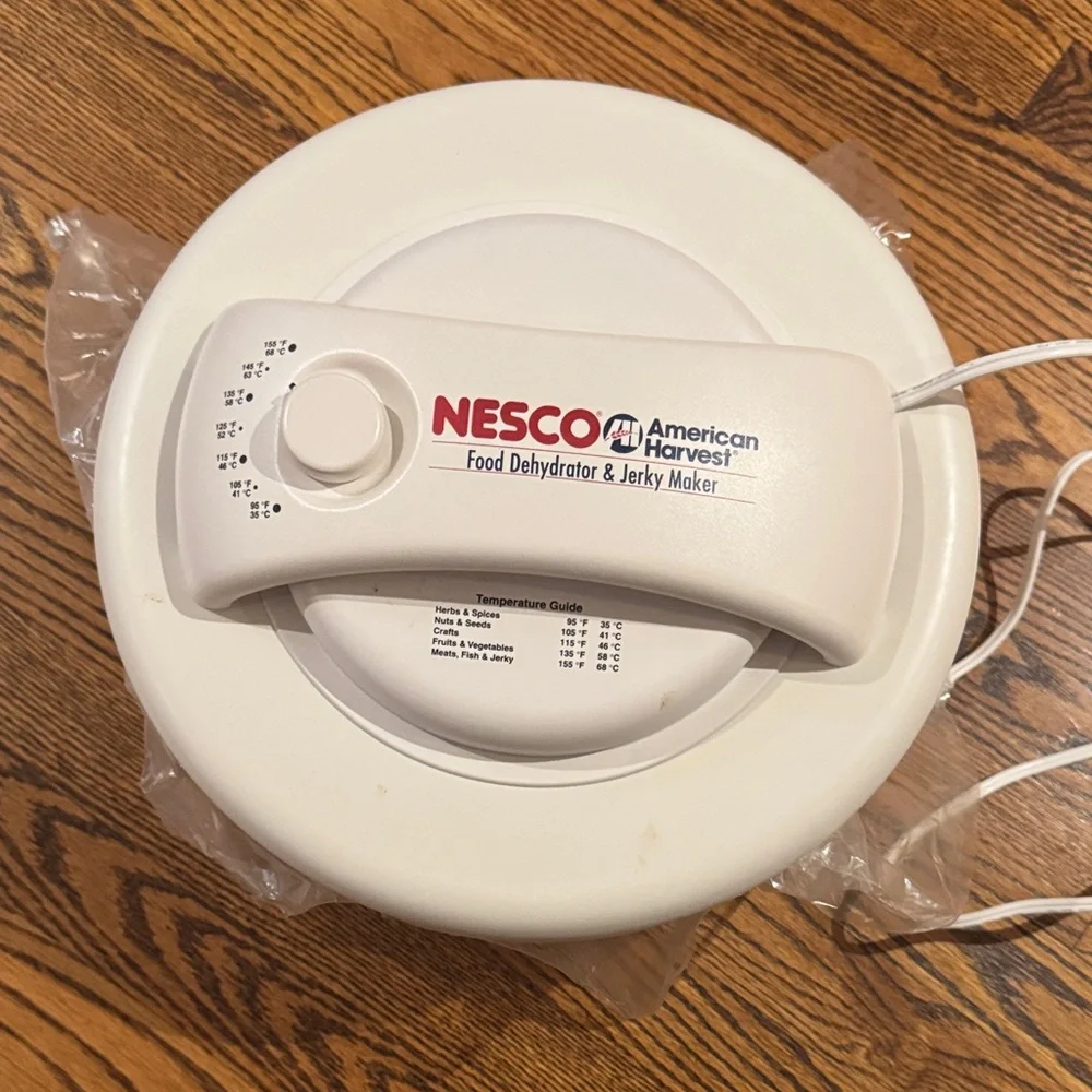 Nesco White Dehydrator & Jerky Maker - Picture 5 of 9